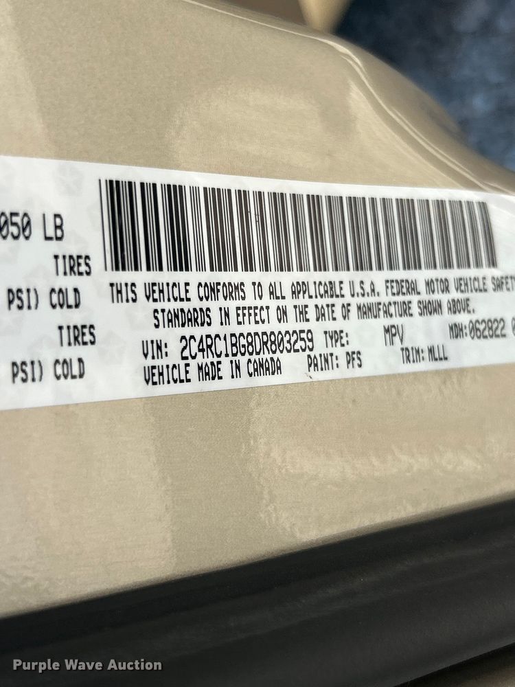image for item FC2791 2013 Chrysler Town And Country van
