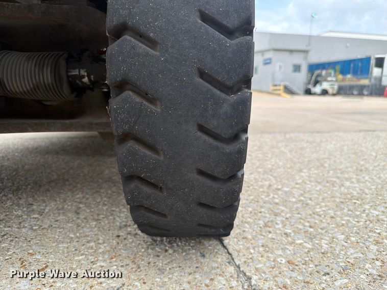 image for item FC3256 2014 Nissan PF80 forklift