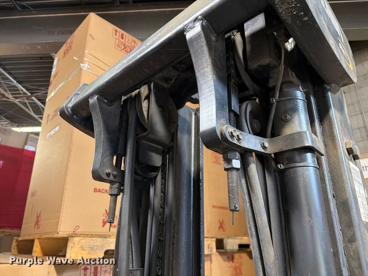 image for item FC3259 2019 Crown RC5545-40 forklift