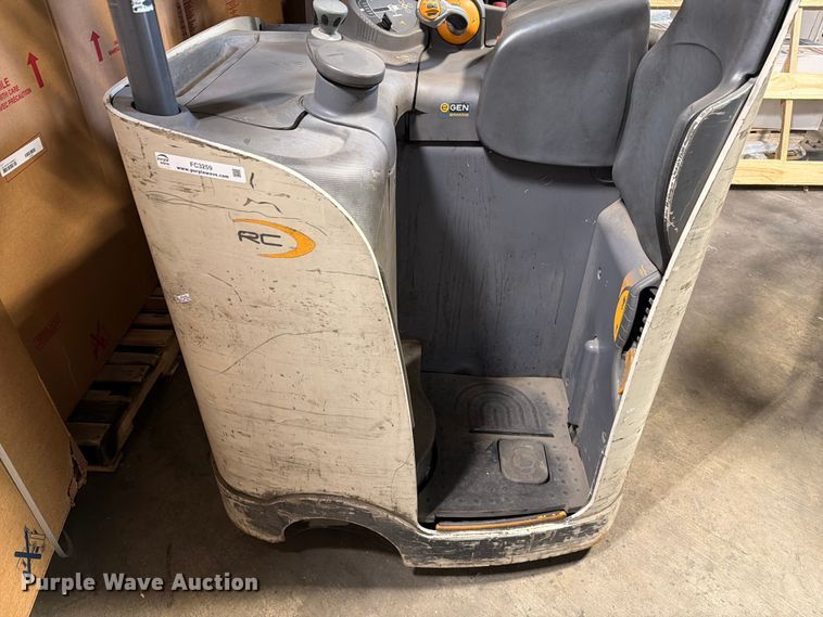 image for item FC3259 2019 Crown RC5545-40 forklift