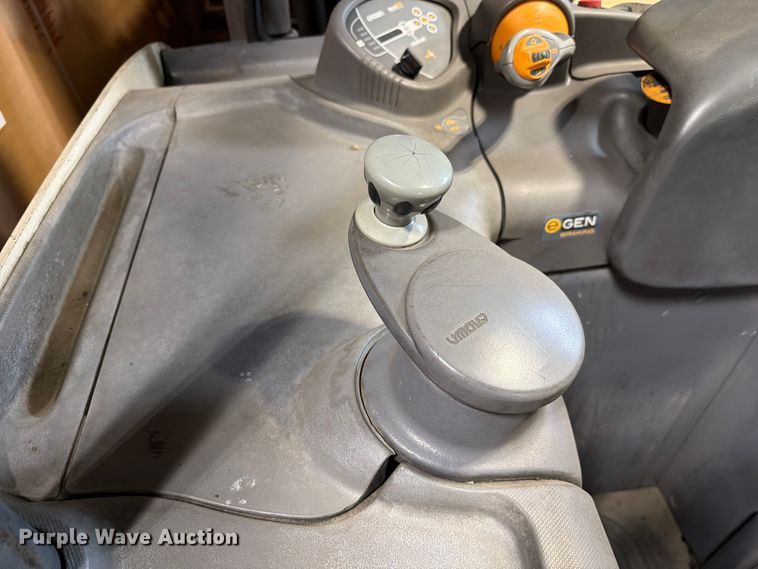 image for item FC3259 2019 Crown RC5545-40 forklift
