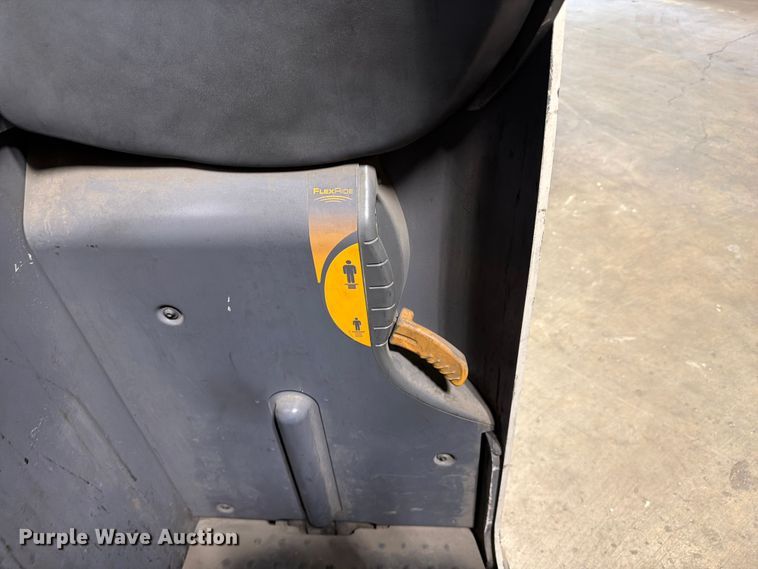 image for item FC3259 2019 Crown RC5545-40 forklift