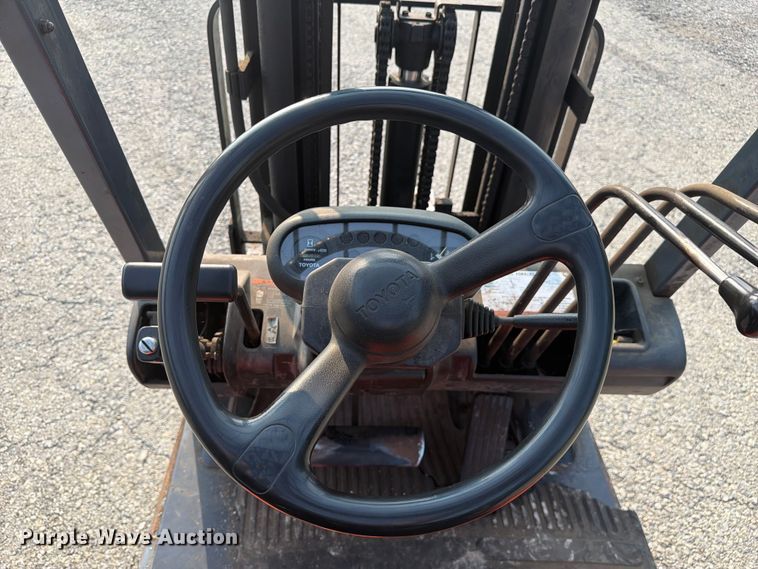image for item FC3261 Toyota 42-6FGCU15 forklift