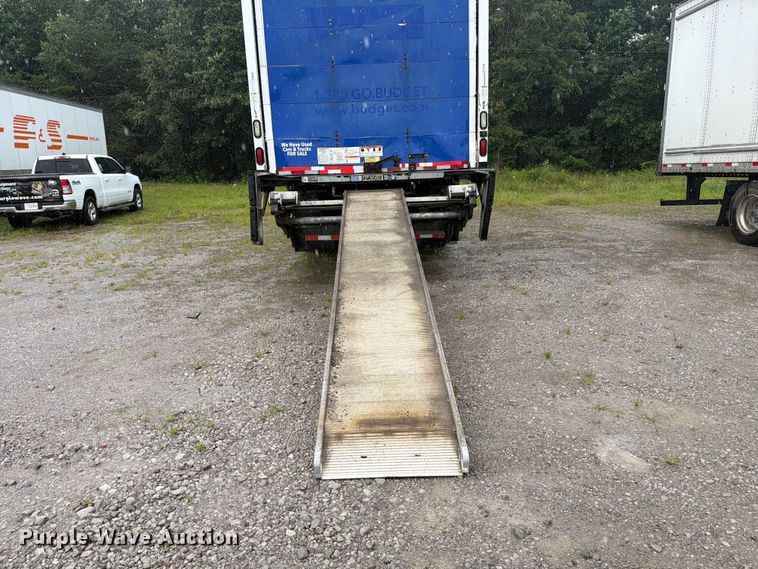 image for item FC3266 2018 Freightliner Business Class M2 box truck