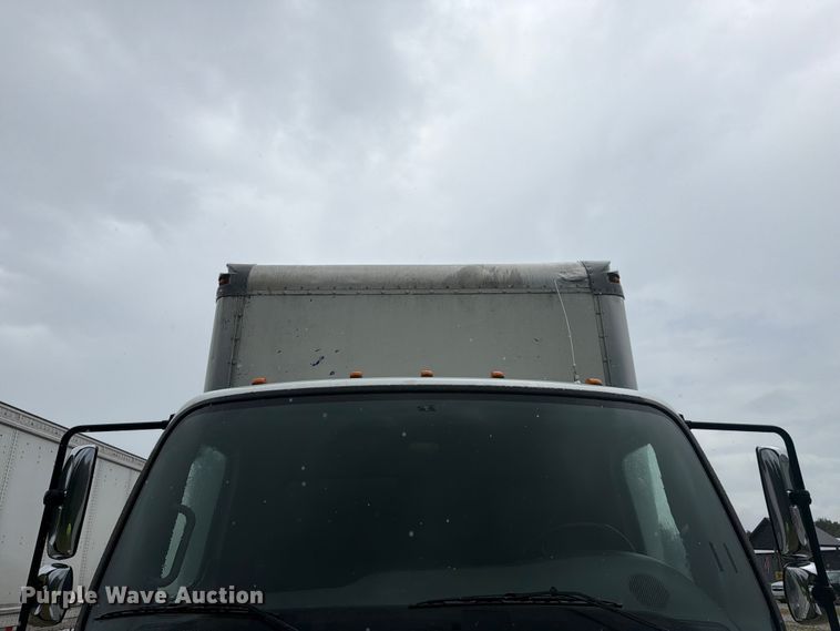 image for item FC3266 2018 Freightliner Business Class M2 box truck