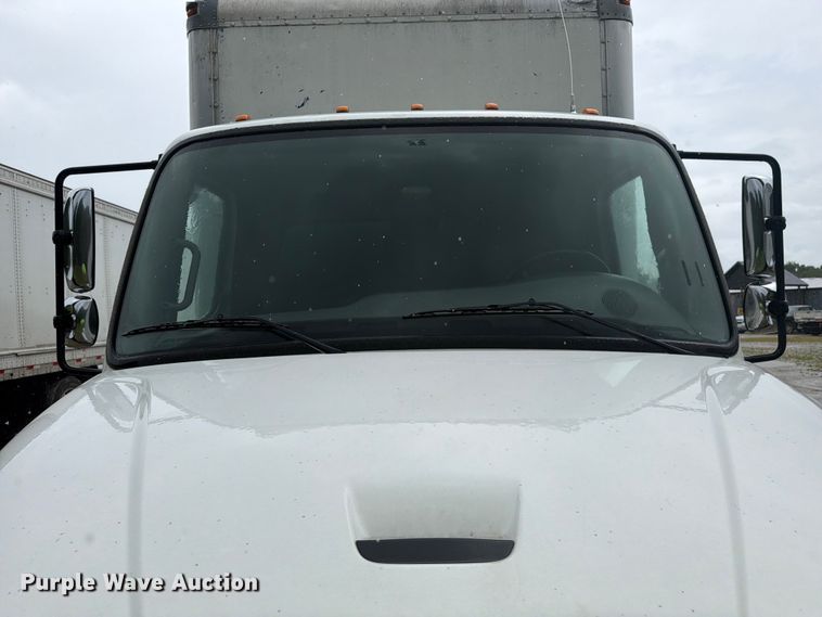 image for item FC3266 2018 Freightliner Business Class M2 box truck