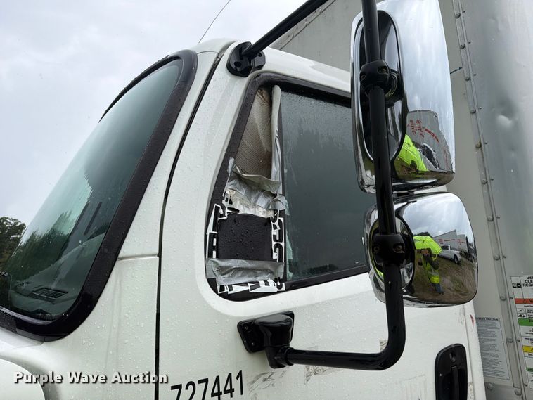 image for item FC3266 2018 Freightliner Business Class M2 box truck