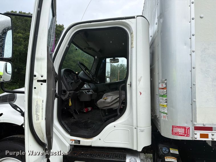 image for item FC3266 2018 Freightliner Business Class M2 box truck