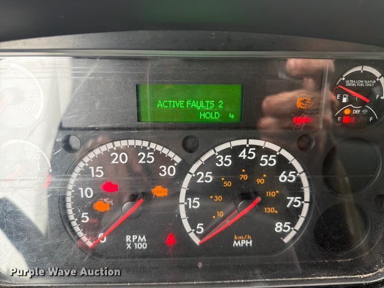 image for item FC3266 2018 Freightliner Business Class M2 box truck