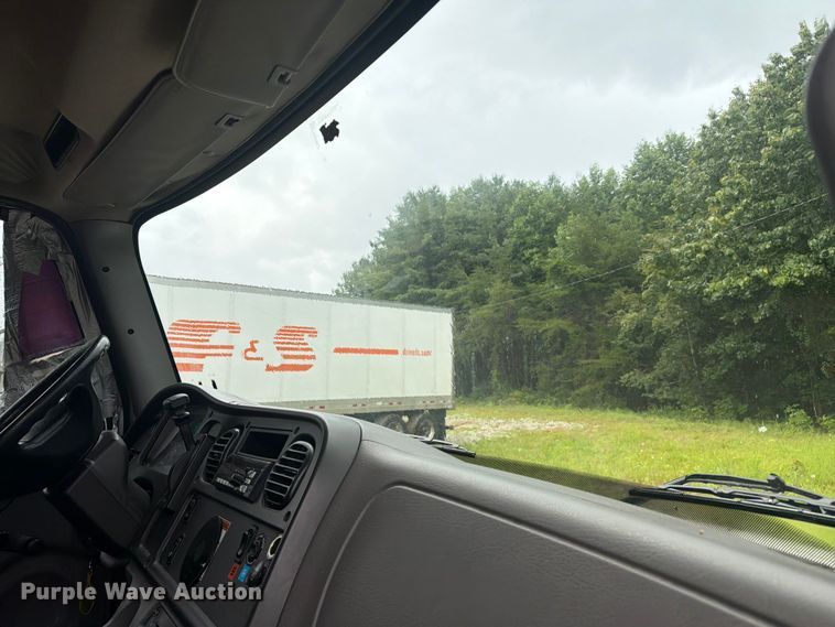 image for item FC3266 2018 Freightliner Business Class M2 box truck