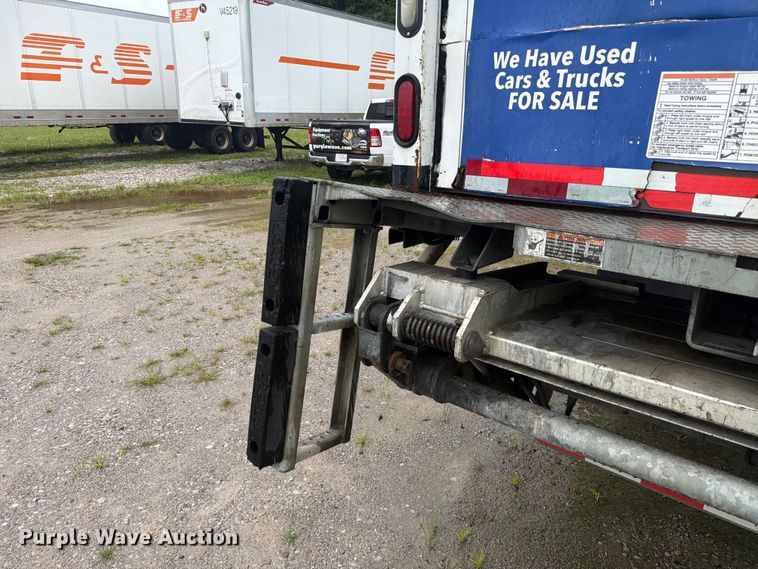 image for item FC3266 2018 Freightliner Business Class M2 box truck