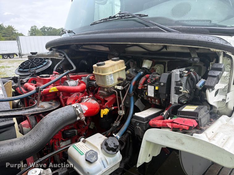 image for item FC3266 2018 Freightliner Business Class M2 box truck
