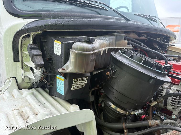 image for item FC3266 2018 Freightliner Business Class M2 box truck