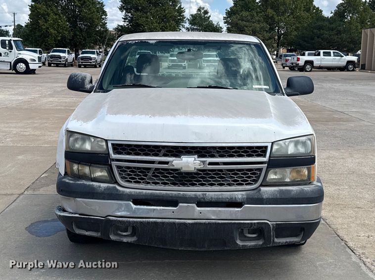 image for item FC4019 2006 Chevrolet Silverado 1500 pickup truck
