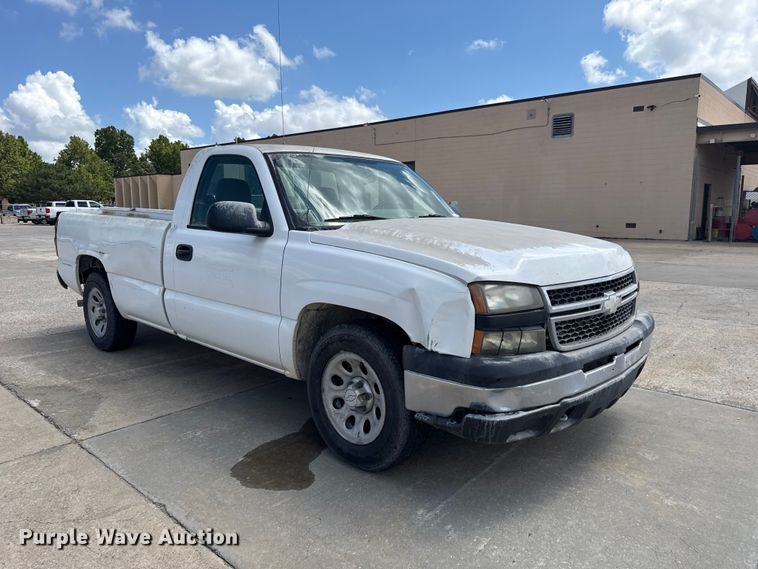 image for item FC4019 2006 Chevrolet Silverado 1500 pickup truck