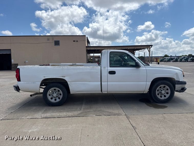 image for item FC4019 2006 Chevrolet Silverado 1500 pickup truck