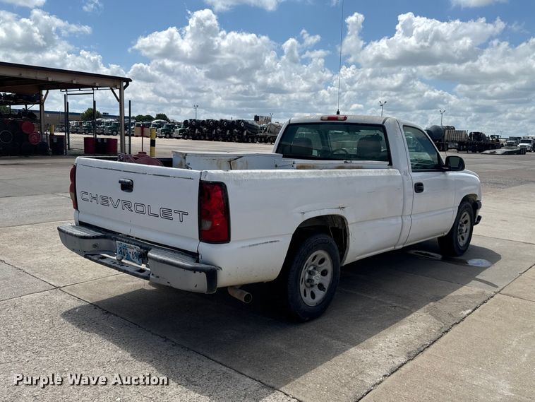 image for item FC4019 2006 Chevrolet Silverado 1500 pickup truck