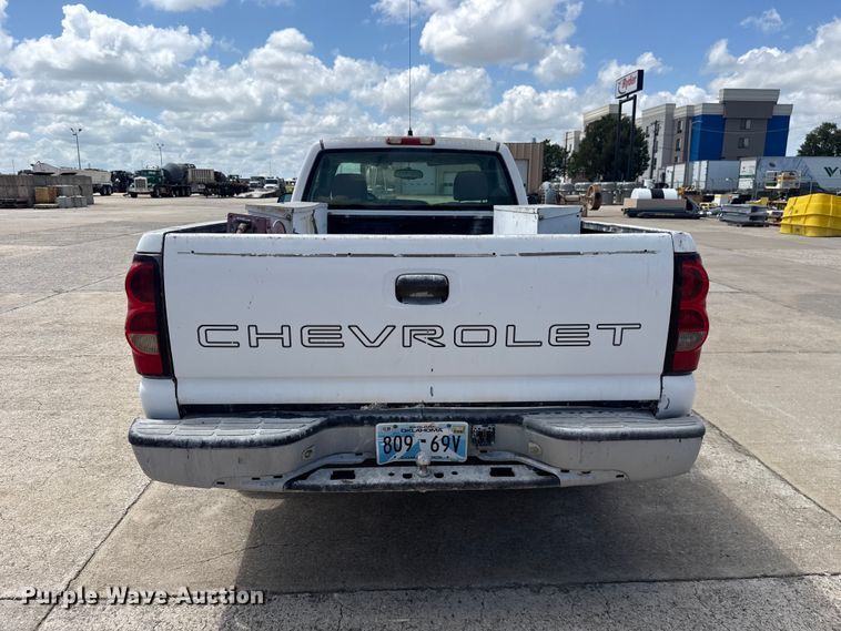 image for item FC4019 2006 Chevrolet Silverado 1500 pickup truck