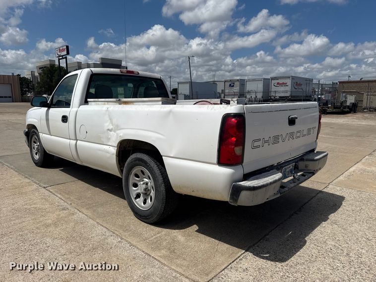 image for item FC4019 2006 Chevrolet Silverado 1500 pickup truck