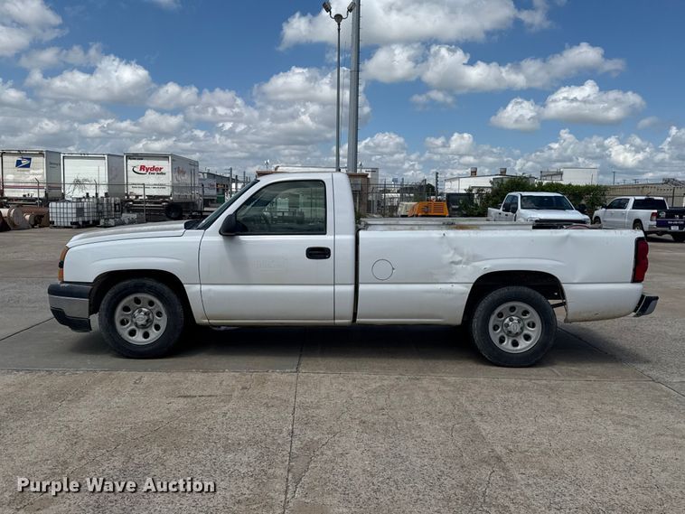 image for item FC4019 2006 Chevrolet Silverado 1500 pickup truck