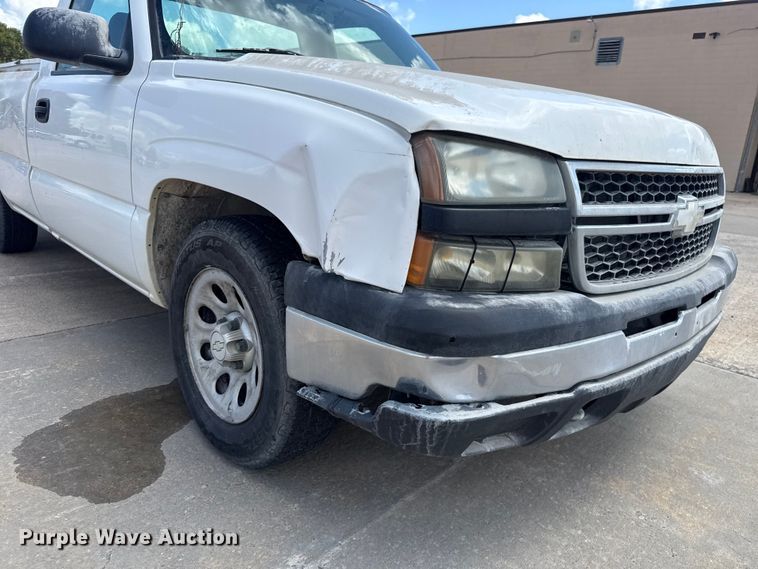 image for item FC4019 2006 Chevrolet Silverado 1500 pickup truck