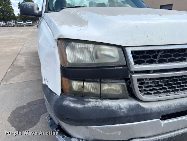 image for item FC4019 2006 Chevrolet Silverado 1500 pickup truck