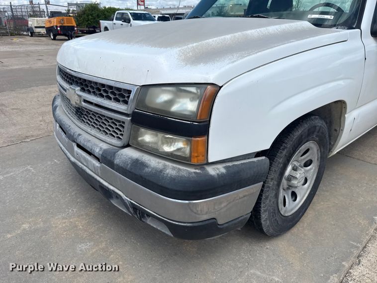 image for item FC4019 2006 Chevrolet Silverado 1500 pickup truck