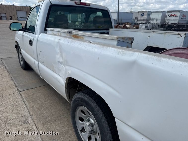 image for item FC4019 2006 Chevrolet Silverado 1500 pickup truck