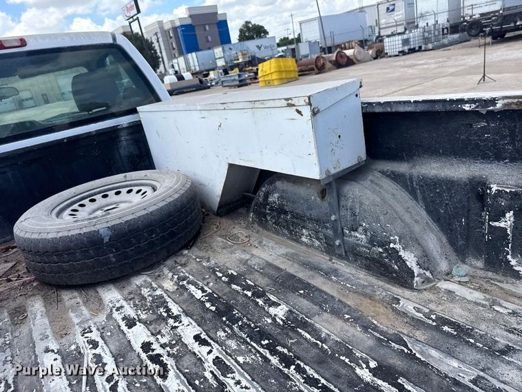 image for item FC4019 2006 Chevrolet Silverado 1500 pickup truck