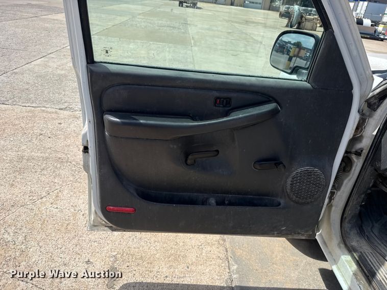 image for item FC4019 2006 Chevrolet Silverado 1500 pickup truck