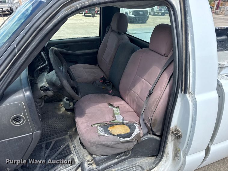 image for item FC4019 2006 Chevrolet Silverado 1500 pickup truck