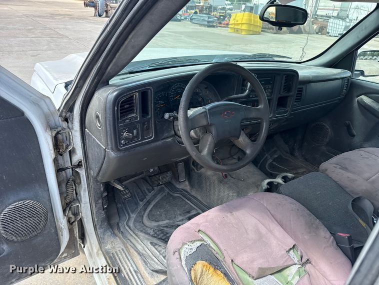 image for item FC4019 2006 Chevrolet Silverado 1500 pickup truck