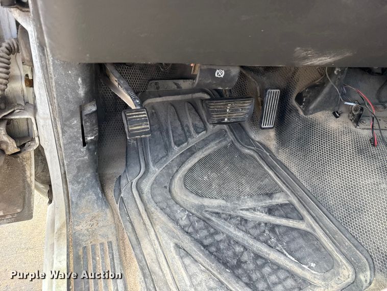 image for item FC4019 2006 Chevrolet Silverado 1500 pickup truck