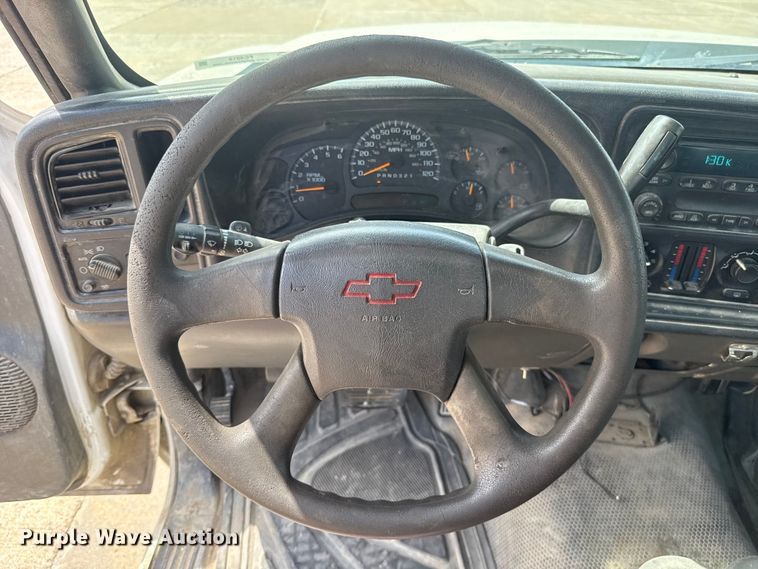 image for item FC4019 2006 Chevrolet Silverado 1500 pickup truck