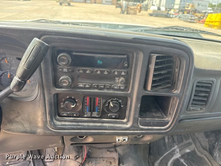 image for item FC4019 2006 Chevrolet Silverado 1500 pickup truck