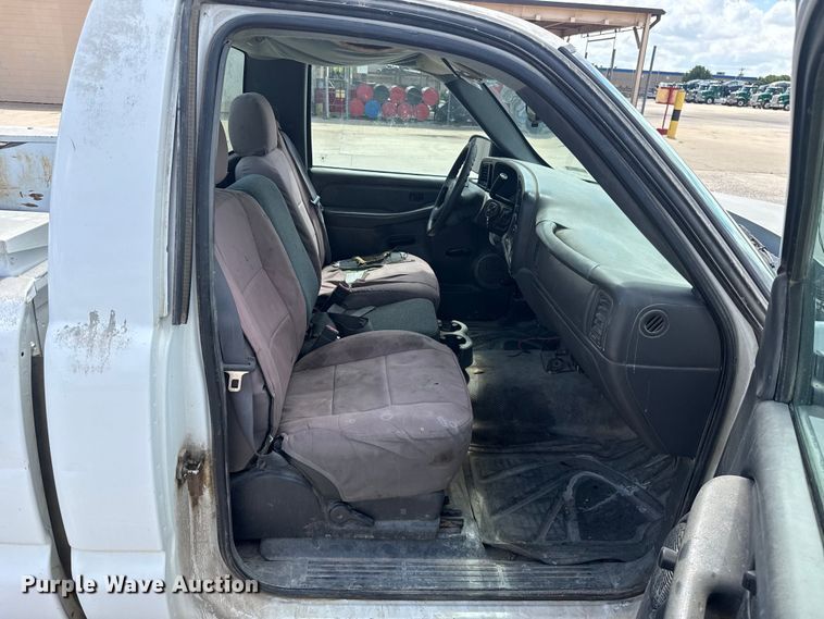 image for item FC4019 2006 Chevrolet Silverado 1500 pickup truck