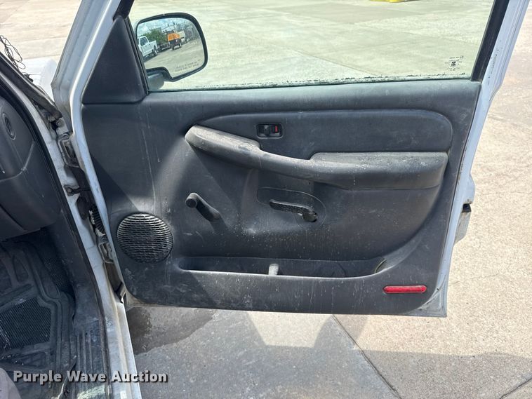 image for item FC4019 2006 Chevrolet Silverado 1500 pickup truck