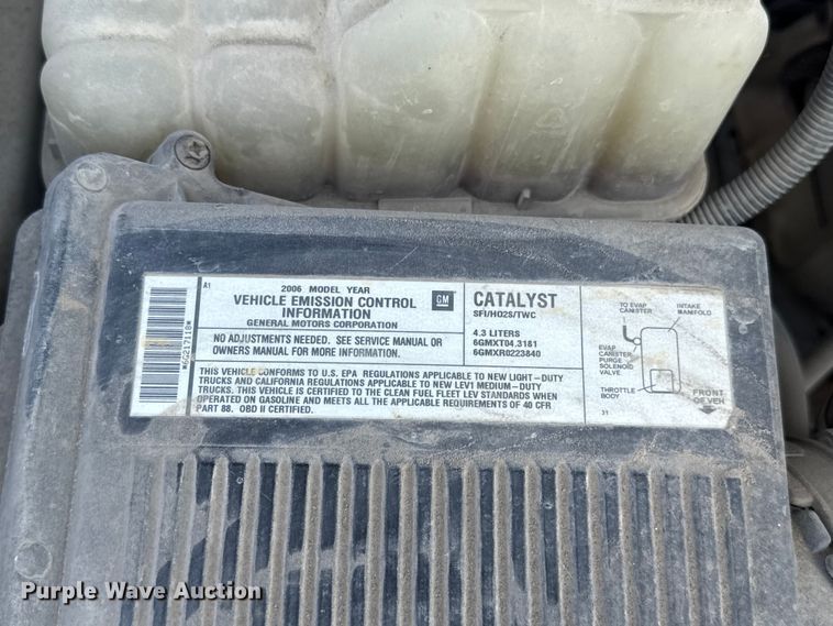 image for item FC4019 2006 Chevrolet Silverado 1500 pickup truck