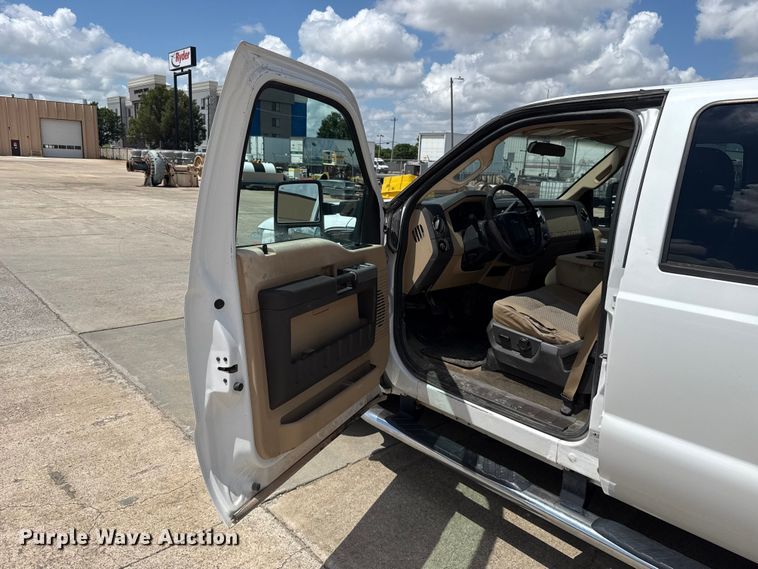 image for item FC4020 2013 Ford F250 Super Duty Crew Cab pickup truck