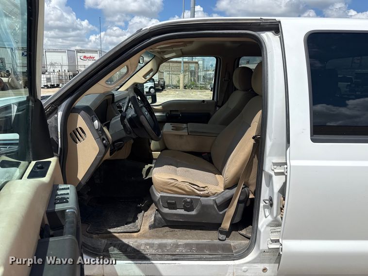 image for item FC4020 2013 Ford F250 Super Duty Crew Cab pickup truck