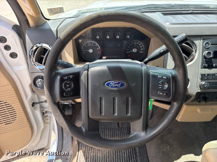 image for item FC4020 2013 Ford F250 Super Duty Crew Cab pickup truck