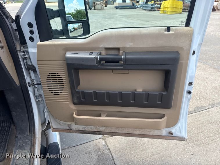 image for item FC4020 2013 Ford F250 Super Duty Crew Cab pickup truck