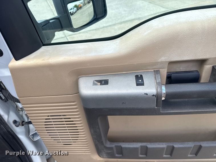 image for item FC4020 2013 Ford F250 Super Duty Crew Cab pickup truck