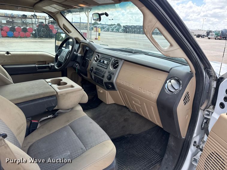 image for item FC4020 2013 Ford F250 Super Duty Crew Cab pickup truck