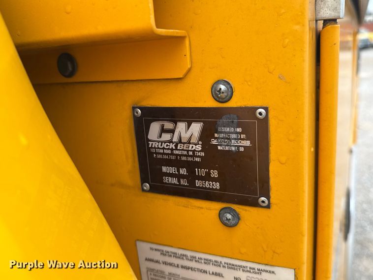 image for item FC4042 2022 Ford F350 Super Duty utility bed pickup truck