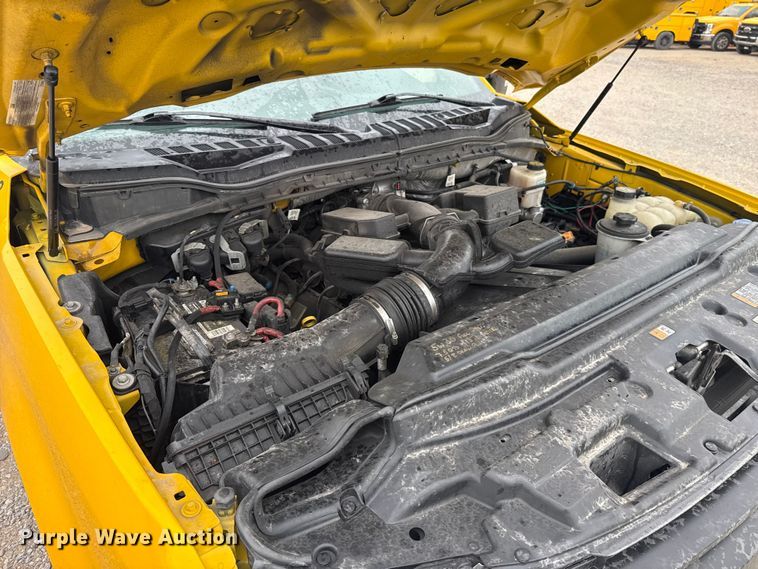 image for item FC4042 2022 Ford F350 Super Duty utility bed pickup truck