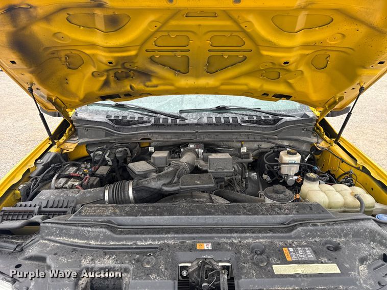 image for item FC4042 2022 Ford F350 Super Duty utility bed pickup truck