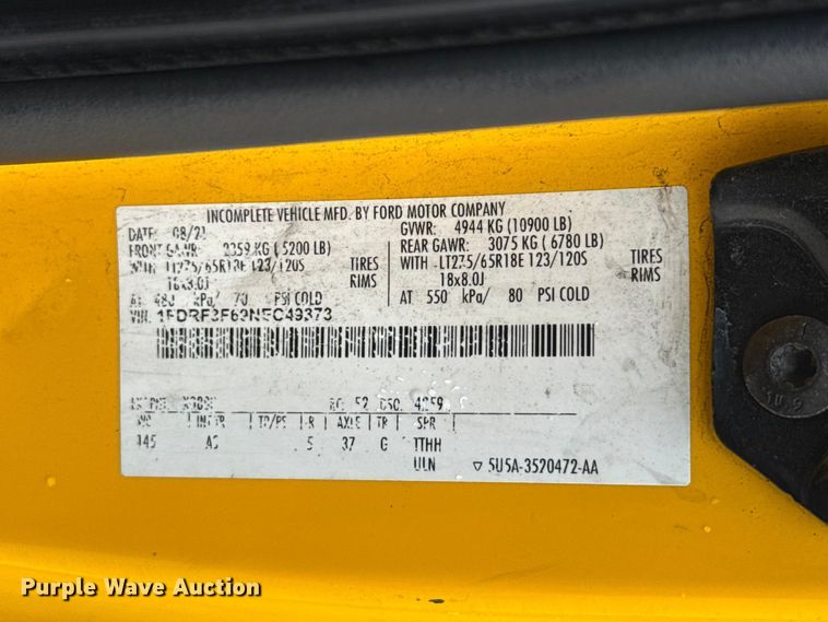 image for item FC4042 2022 Ford F350 Super Duty utility bed pickup truck