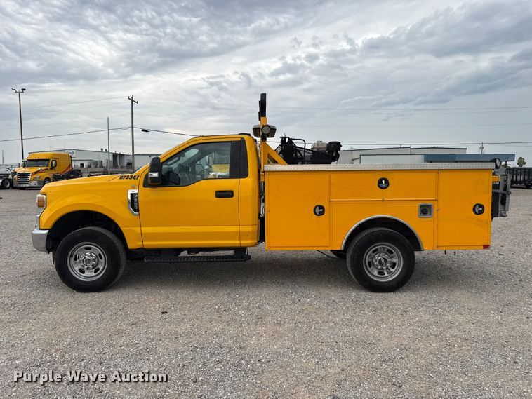 image for item FC4043 2021 Ford F350 Super Duty utility bed pickup truck