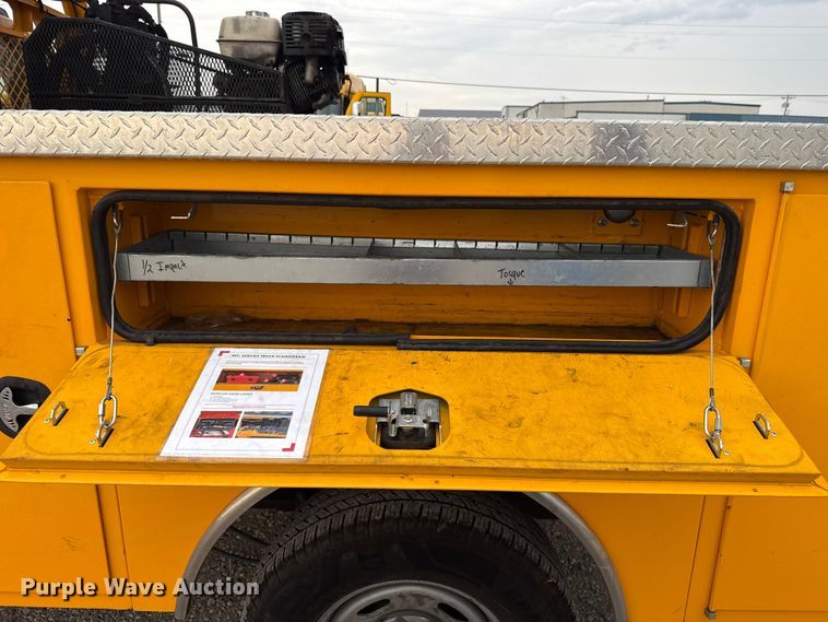 image for item FC4043 2021 Ford F350 Super Duty utility bed pickup truck